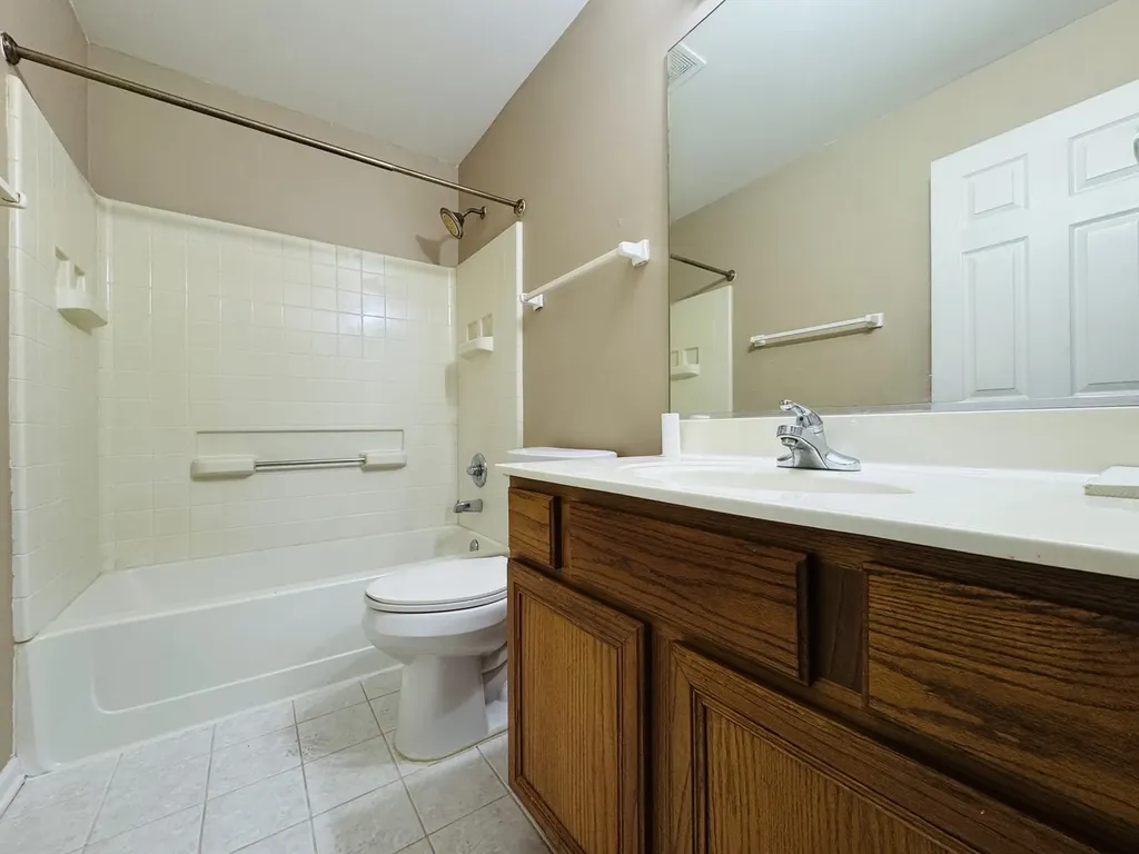 408 Clifton Lane Bolingbrook IL 60440