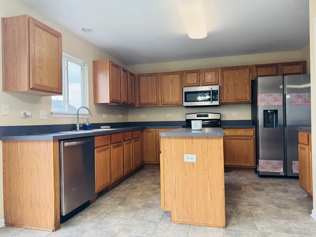 408 Clifton Lane Bolingbrook IL 60440