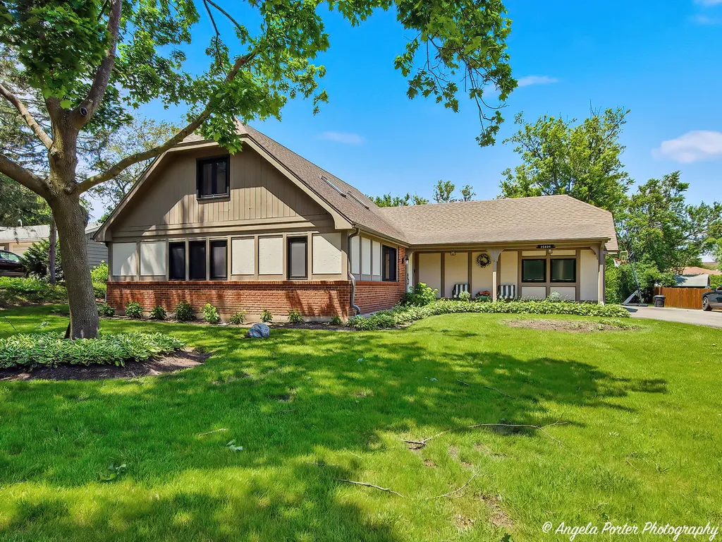 25604 West Ivanhoe Road Wauconda IL 60084