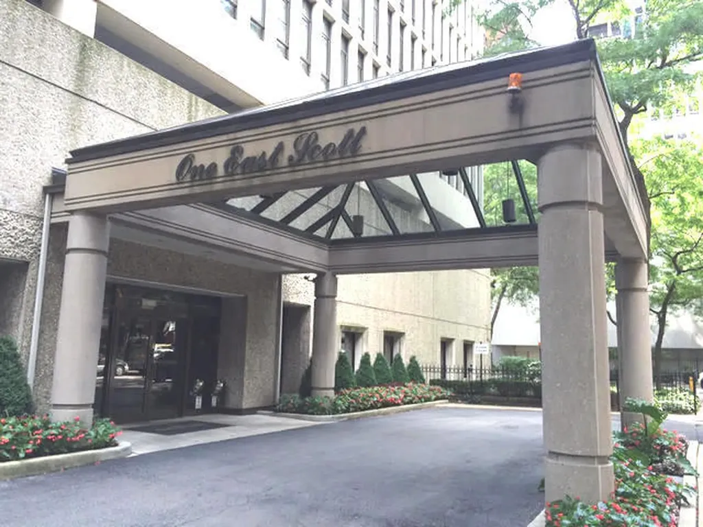 1 East Scott Street Chicago IL 60610