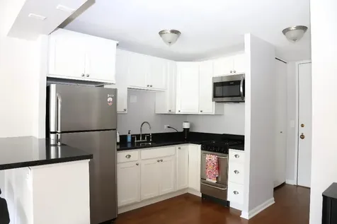 1 East Scott Street Chicago IL 60610