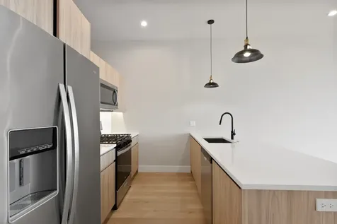 2505 West Farragut Avenue Chicago IL 60625
