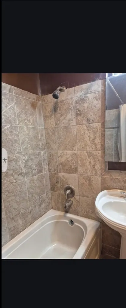 5321 South Michigan Avenue Chicago IL 60615