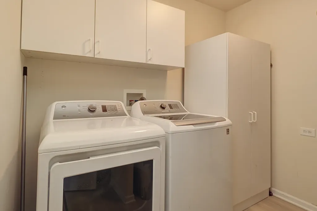 2065 Sunrise Circle Aurora IL 60503
