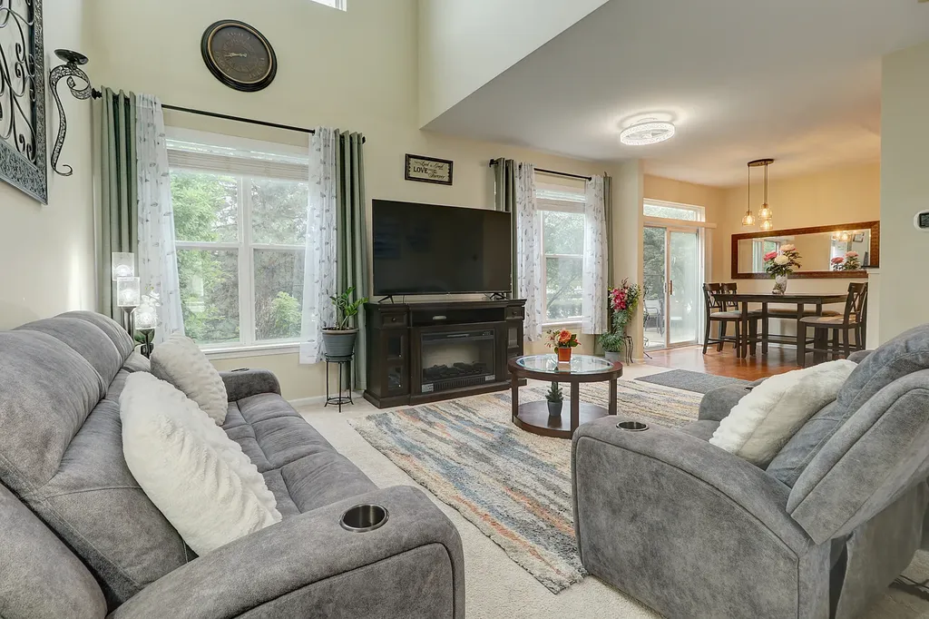2065 Sunrise Circle Aurora IL 60503
