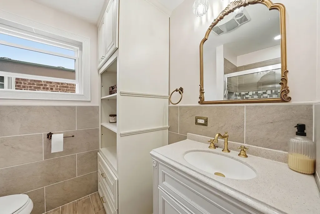 6348 South Laporte Avenue Chicago IL 60638