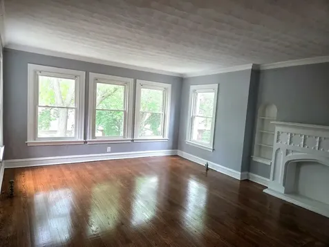 8030 South Paxton Avenue Chicago IL 60617
