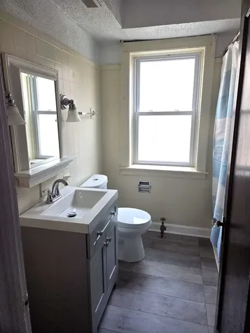 8030 South Paxton Avenue Chicago IL 60617