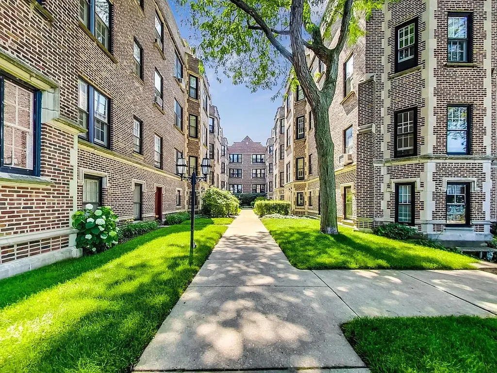 594 Sheridan Square Evanston IL 60202