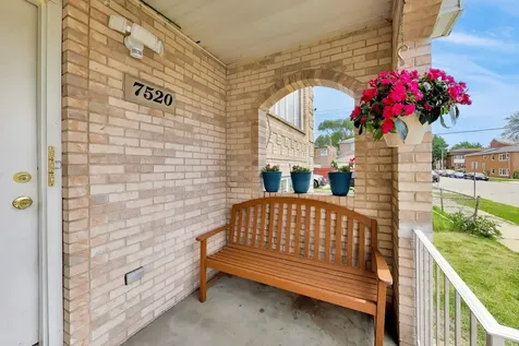 7520 West 61st Street Summit IL 60501