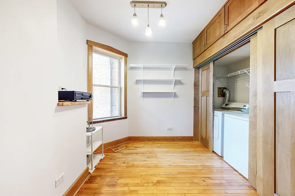 3843 West Addison Street Chicago IL 60618