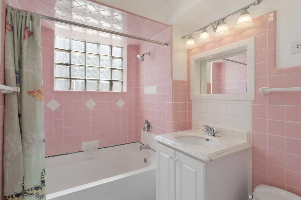 3843 West Addison Street Chicago IL 60618