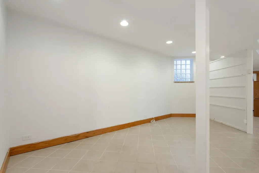3843 West Addison Street Chicago IL 60618
