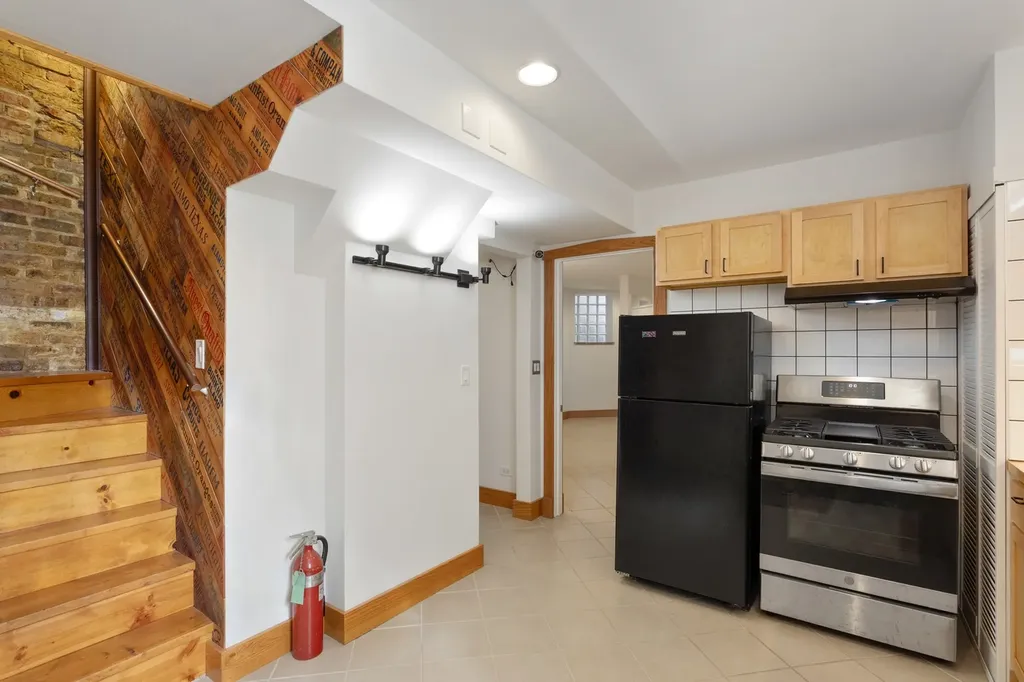 3843 West Addison Street Chicago IL 60618