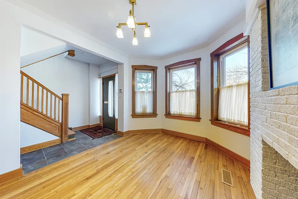 3843 West Addison Street Chicago IL 60618