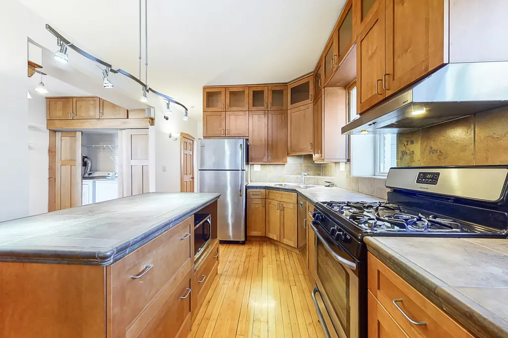 3843 West Addison Street Chicago IL 60618