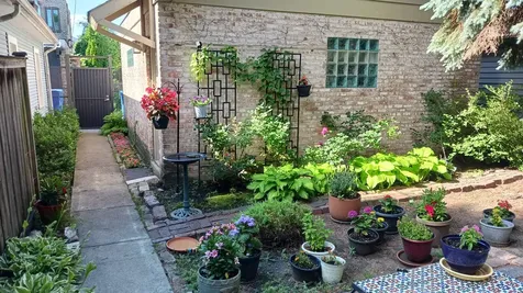3843 West Addison Street Chicago IL 60618