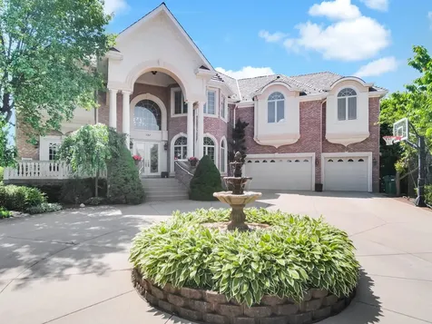 151 Palmer Circle Vernon Hills IL 60061