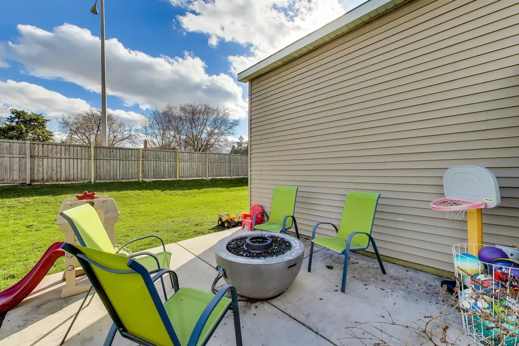 631 South Hale Street Wheaton IL 60187