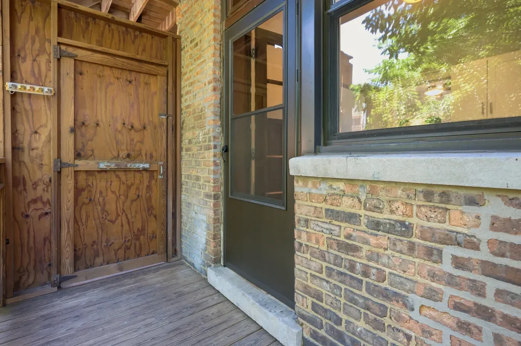 1226 East 54 Street Chicago IL 60615