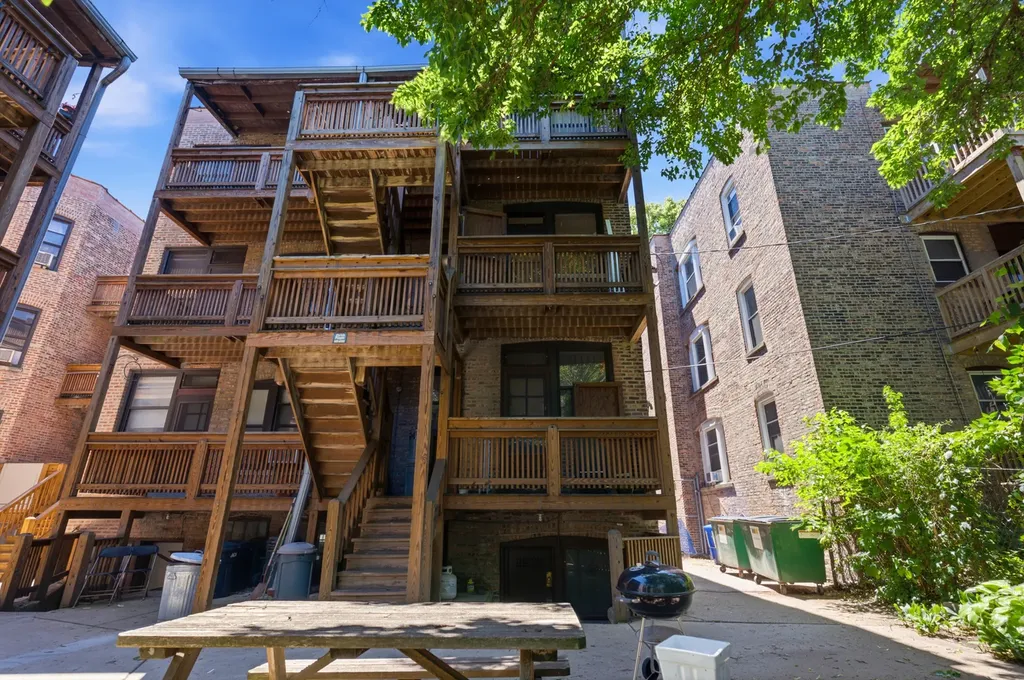 1226 East 54 Street Chicago IL 60615