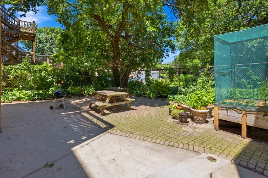 1226 East 54 Street Chicago IL 60615