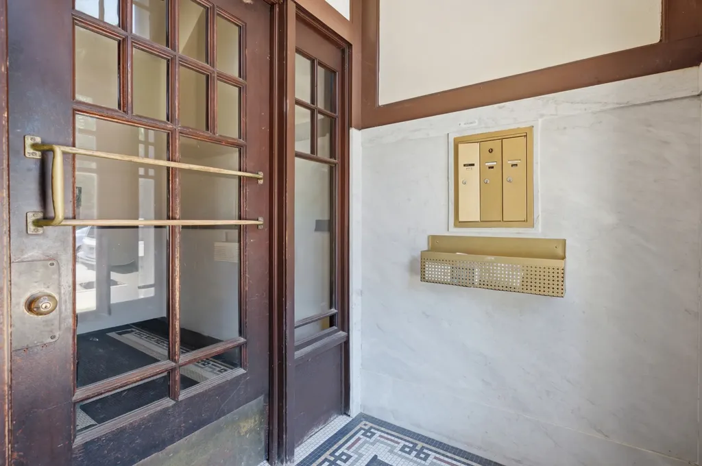 1226 East 54 Street Chicago IL 60615
