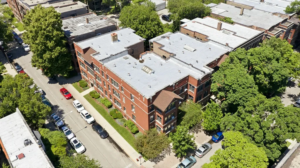 1226 East 54 Street Chicago IL 60615
