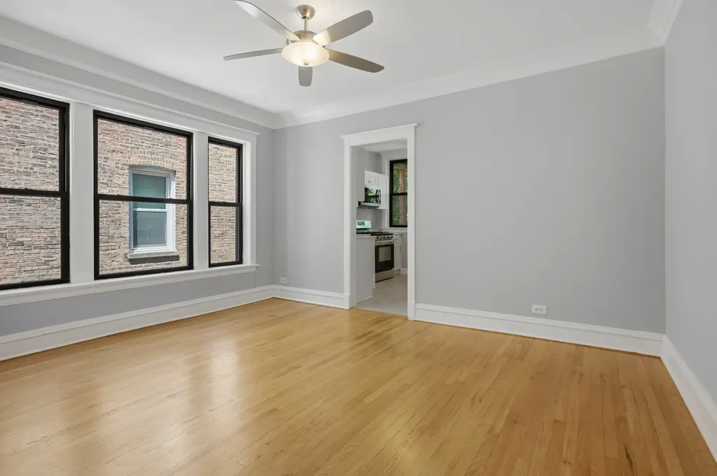 1226 East 54 Street Chicago IL 60615