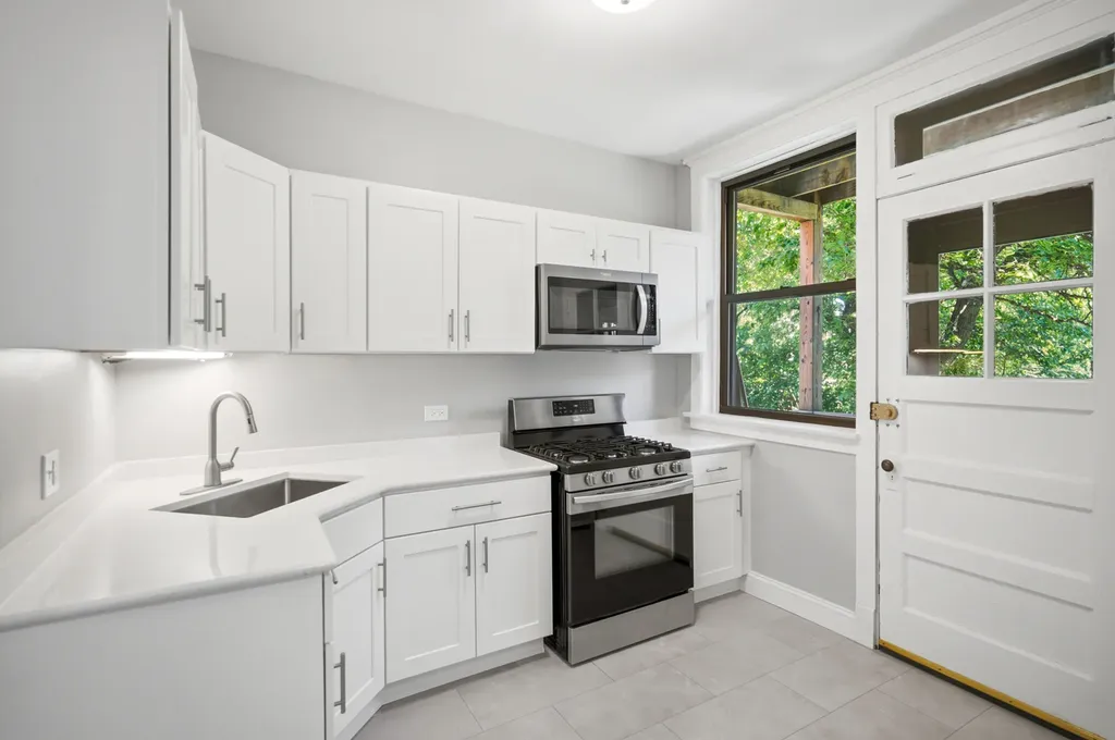 1226 East 54 Street Chicago IL 60615