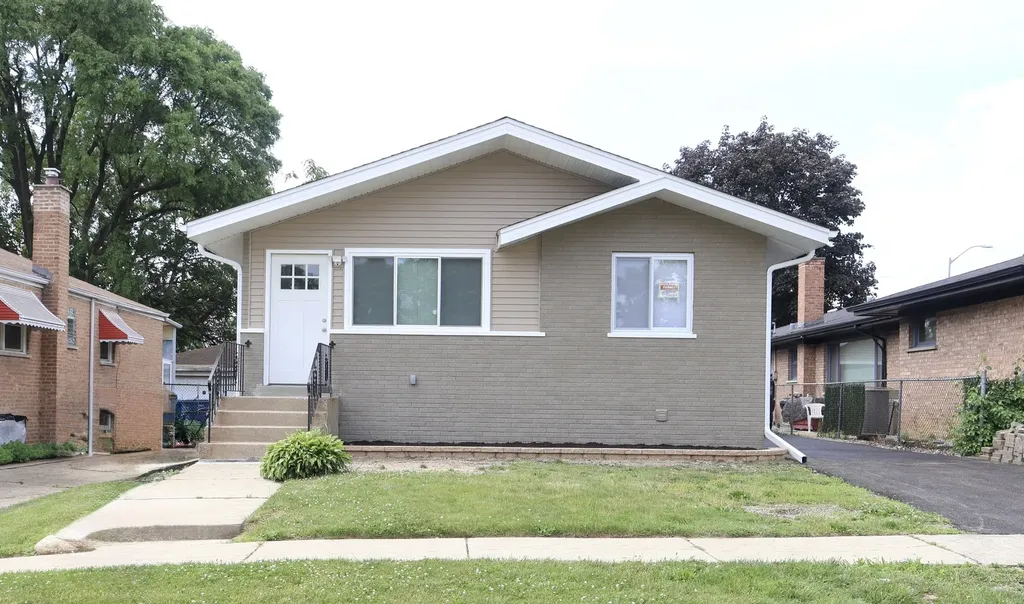 2853 140TH Place Blue Island IL 60406
