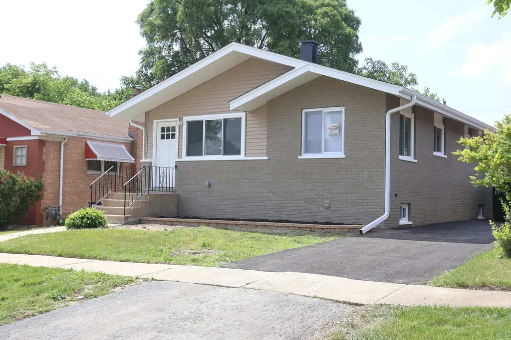 2853 140TH Place Blue Island IL 60406