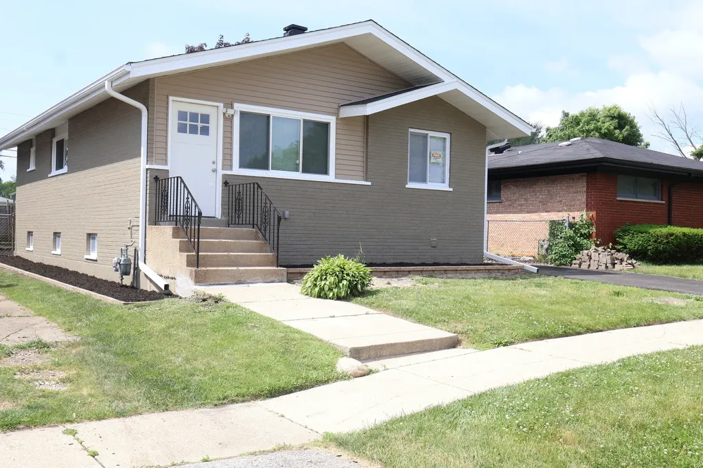 2853 140TH Place Blue Island IL 60406