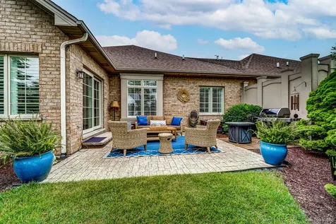 8999 Holland Harbor Circle Frankfort IL 60423