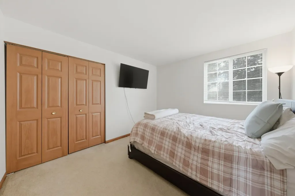 1763 Edith Lane Aurora IL 60504