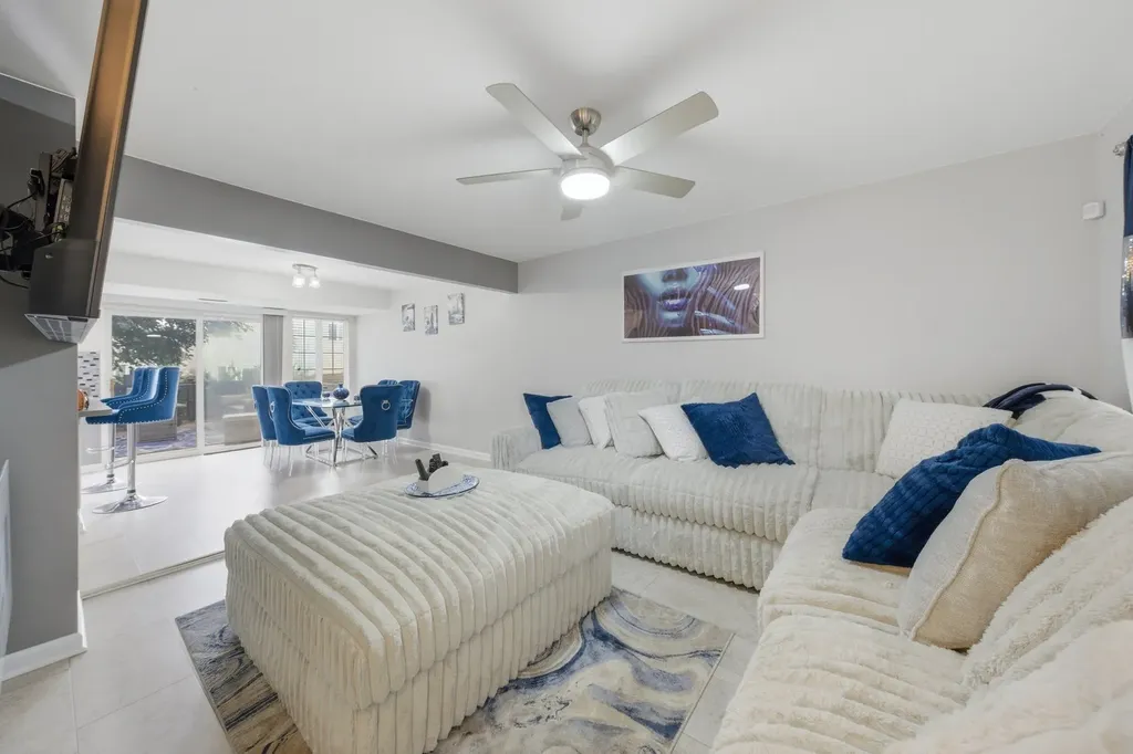 1763 Edith Lane Aurora IL 60504