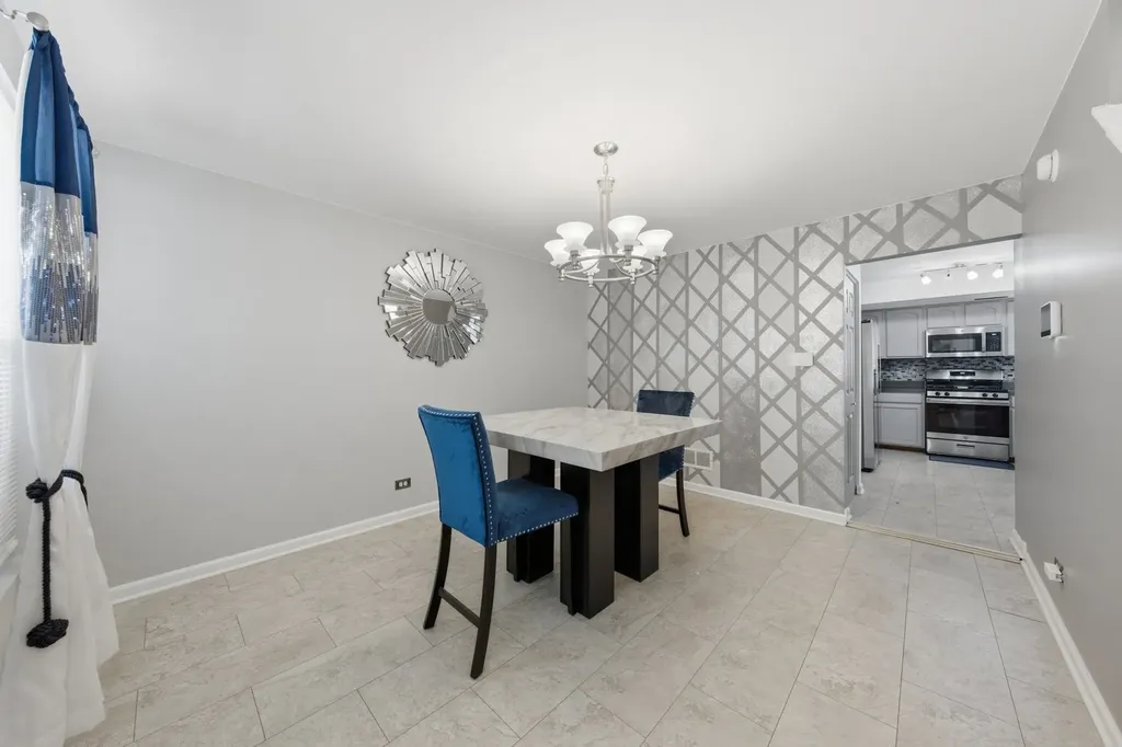 1763 Edith Lane Aurora IL 60504