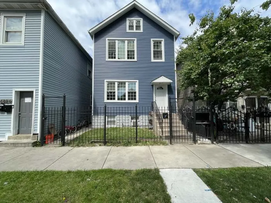 4829 South Justine Street Chicago IL 60609