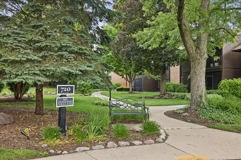 720 Saint Andrews Lane Crystal Lake IL 60014