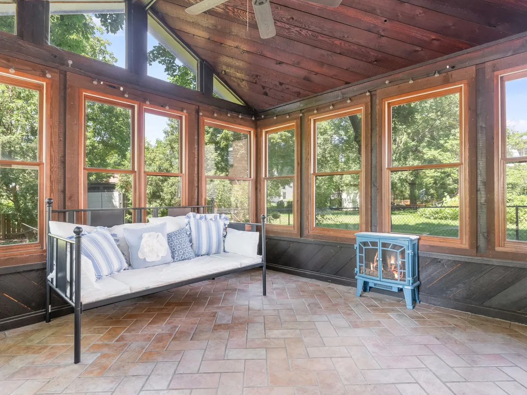 1621 Kenyon Drive Naperville IL 60565