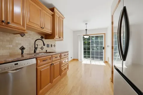 141 Crescent Lane Schaumburg IL 60193