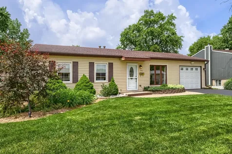 714 Sunset Circle Streamwood IL 60107