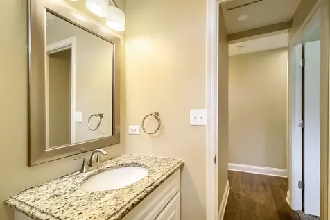 714 Sunset Circle Streamwood IL 60107