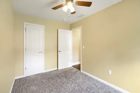 714 Sunset Circle Streamwood IL 60107