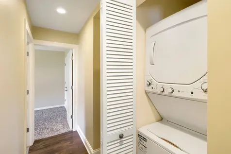 714 Sunset Circle Streamwood IL 60107