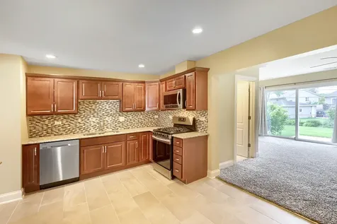 714 Sunset Circle Streamwood IL 60107