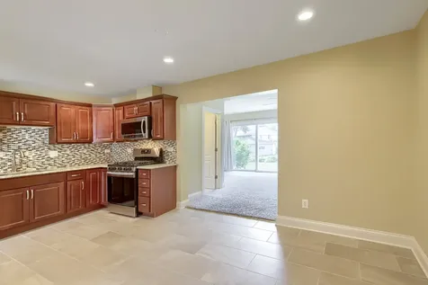 714 Sunset Circle Streamwood IL 60107