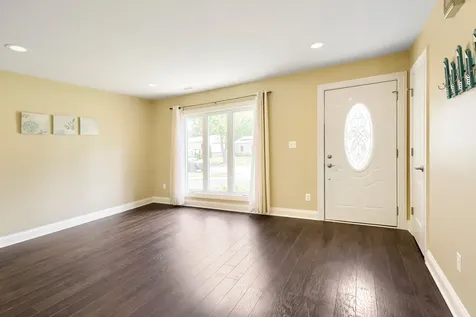 714 Sunset Circle Streamwood IL 60107