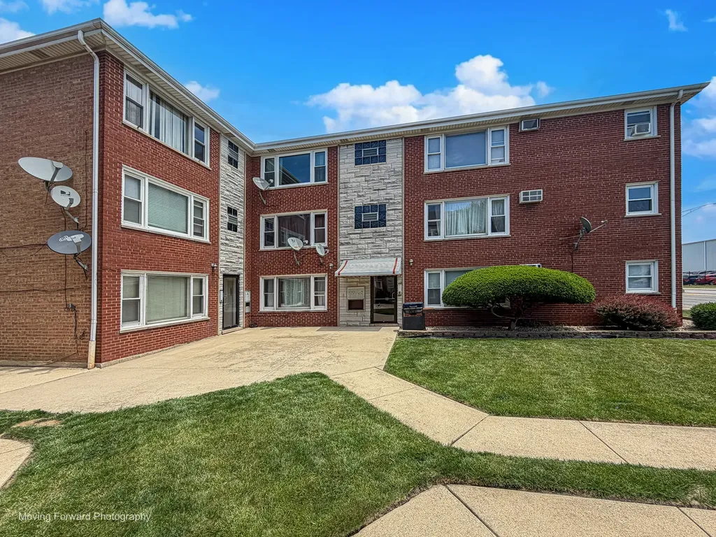 6940 West 65th Street Chicago IL 60638