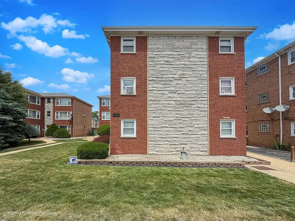 6940 West 65th Street Chicago IL 60638